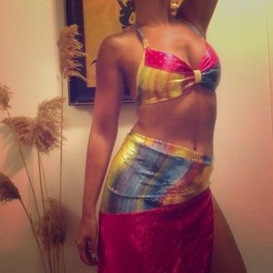 Belly Dancing costumes (2 piece + extra skirt)